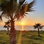 Seaview 2bedroom And Living Daire Pafos
