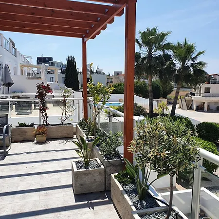 Seaview 2bedroom And Living Apartment Paphos