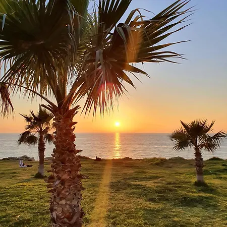 Seaview 2bedroom And Living Apartment Paphos