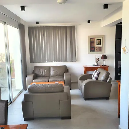 Seaview 2bedroom And Living Paphos