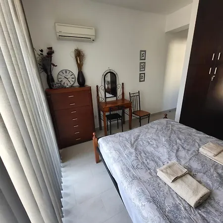 Seaview 2bedroom And Living * Paphos