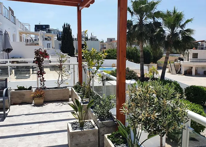 Seaview 2bedroom And Living Apartament Pafos