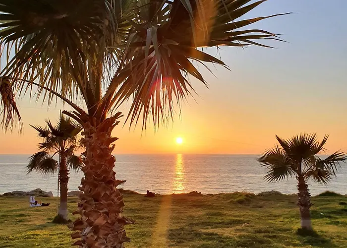 Seaview 2bedroom And Living Apartament Pafos